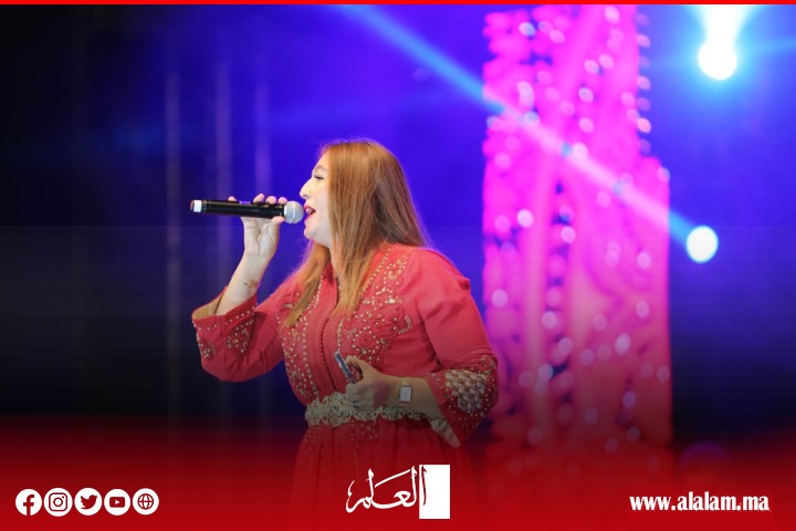 الفنانة الريفية صابرينا تلهب حماس جمهور الحسيمة