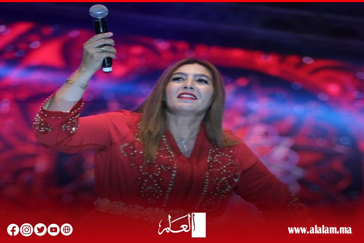 الفنانة الريفية صابرينا تلهب حماس جمهور الحسيمة