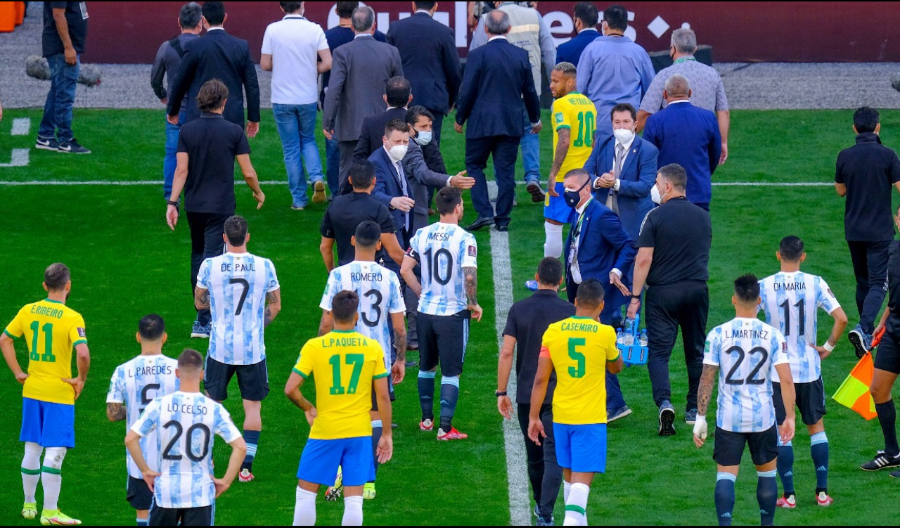 فيفا يأمر بإعادة مباراة البرازيل والأرجنتين
