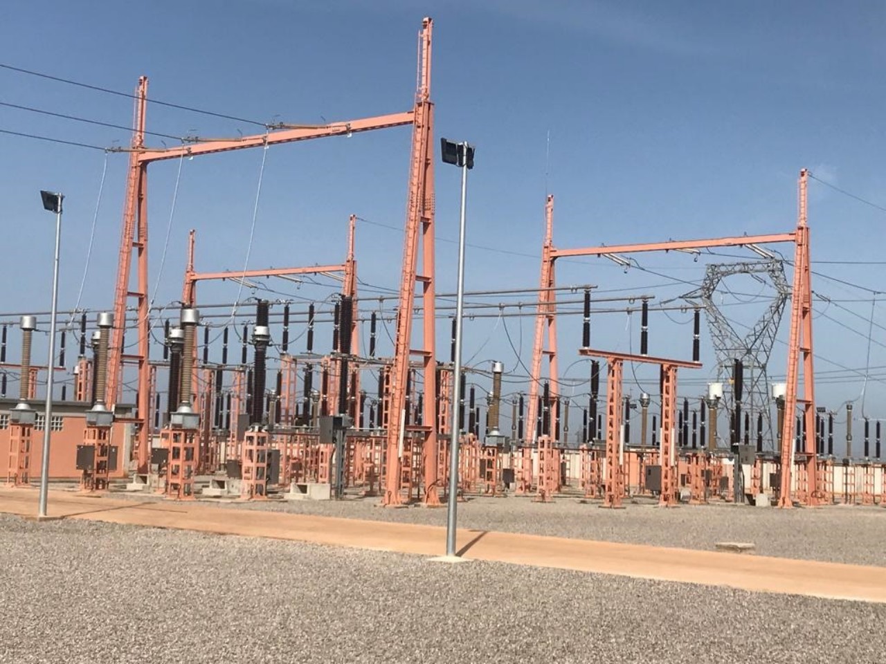 انقطاع الكهرباء في ودية المغرب والبرازيل يوقع منبرا إعلاميا في المحظور