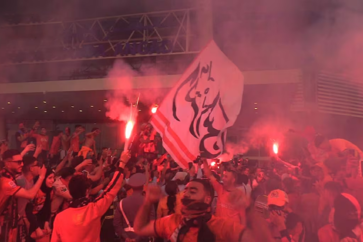 Les fans de Nahda Berkane célèbrent le couronnement historique de son équipe avec le championnat Shield