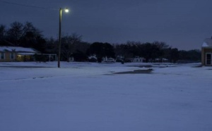 بسبب الثلوج.. ولاية تكساس الأمريكية تعاني من نقص المياه بعد انقطاع الكهرباء