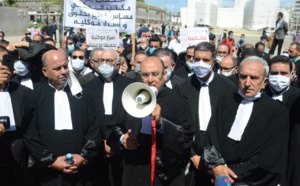 استمرار الاحتجاجات ضد جواز التلقيح أمام المحاكم