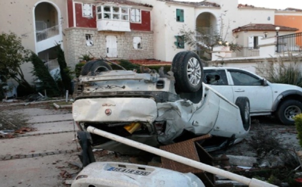 إعصار يضرب إقليم «إزمير» التركي وإصابة 16 شخصاً