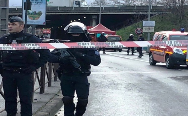 مصرع شرطية فرنسية في هجوم مسلح قرب باريس