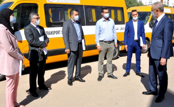 توزيع 35 حافلة جديدة للنقل المدرسي على الجماعات الترابية بإقليم الحسيمة