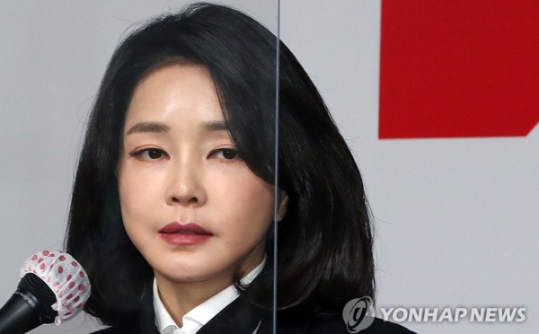 زوجة مرشح رئاسي في كوريا الجنوبية تخضع للتحقيق
