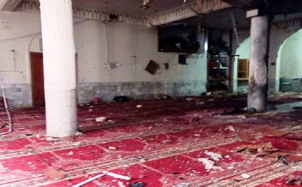 عشرات القتلى والجرحى في تفجير انتحاري بمسجد في بيشاور الباكستانية