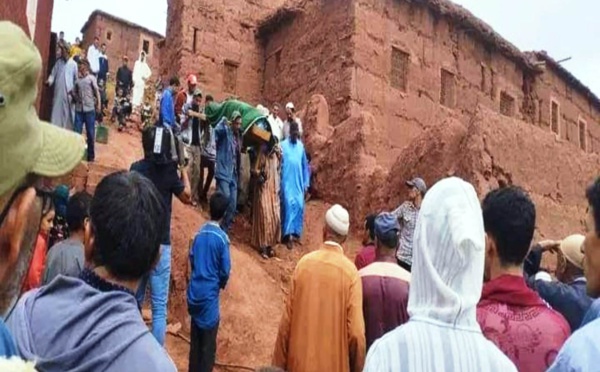 عامل إقليم أزيلال يقدم واجب العزاء لأسرة الضحيتين اللتين جرفتهما فيضانات ترسال