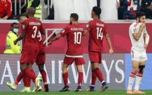 قطر تبلغ نصف النهائي بفوز تاريخي على الإمارات